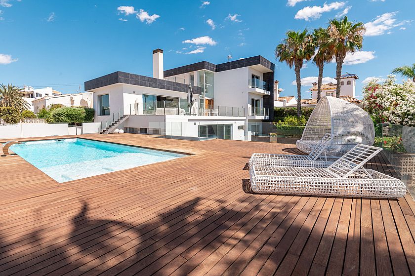 Villa, Playa Flamenca, Orihuela Costa - Camiro Grupo Internacional